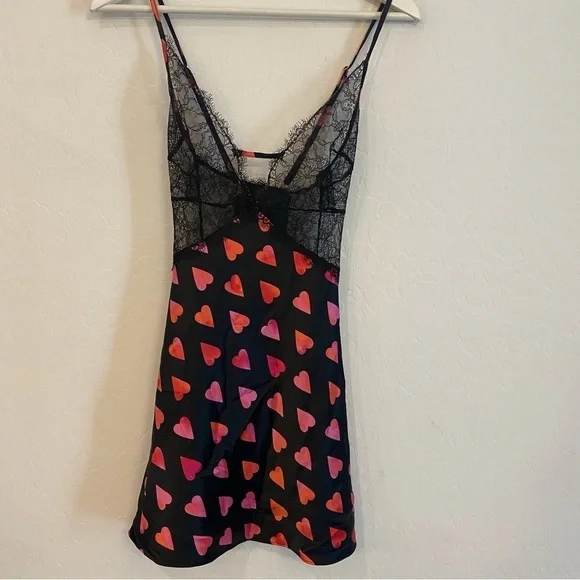 Victoria’s Secret Black and Pink Heart Lace Satin Night Dress Size Small - Picture 5 of 5